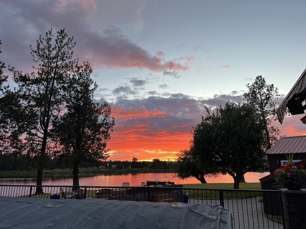 Explore Deschutes National Forest this Summer/Plan Your Oregon Family Vacation